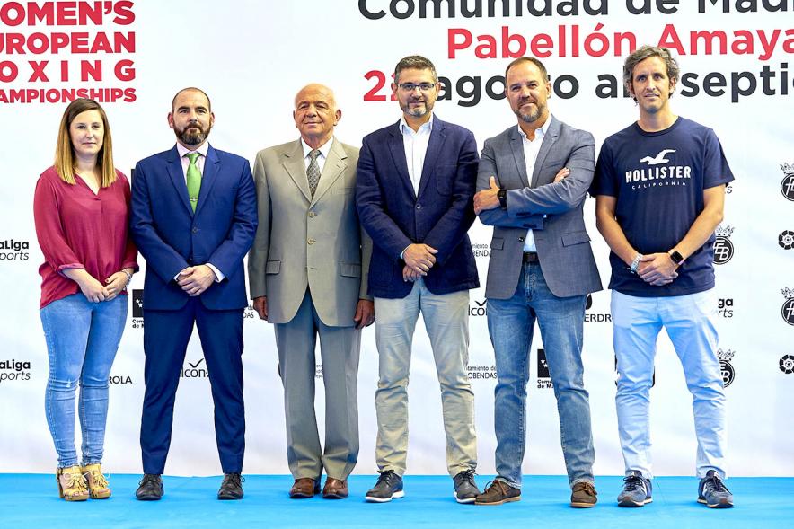 Inauguración Campeonato de Boxeo Amateur Femenino -  Imagen del alcalde Rafael Sánchez Acera, la concejala de Deportes María Espín; el director general de Deportes de la Comunidad de Madrid Javier Orcaray y el presidente de la Federación Española de  Boxeo, Felipe Martínez y otras autoridades.