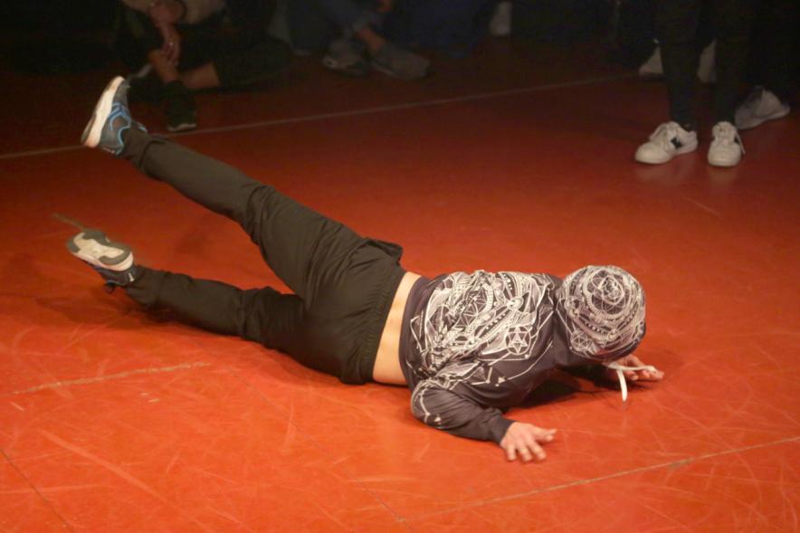 Festival de Break Dance en La Esfera - Imagen de  una actuación de break dance.