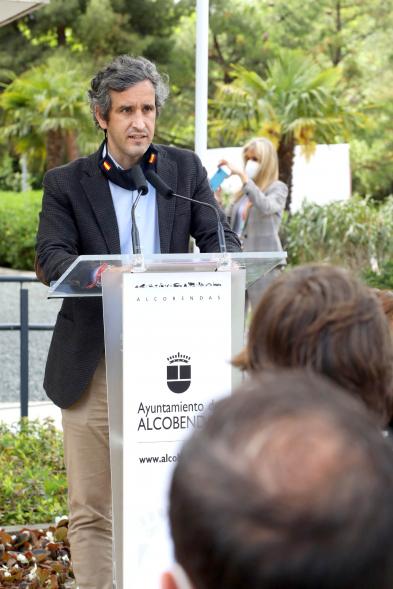 Vicealcalde Aitor Retolaza. Inauguración Busto Anabel Segura.