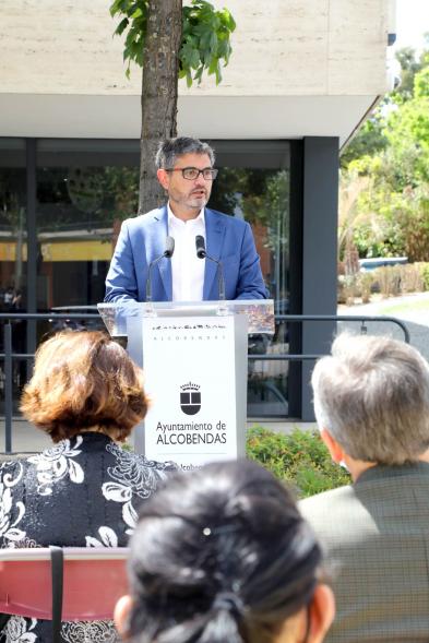 Alcalde Rafael Sánchez . Inauguración Busto Anabel Segura.