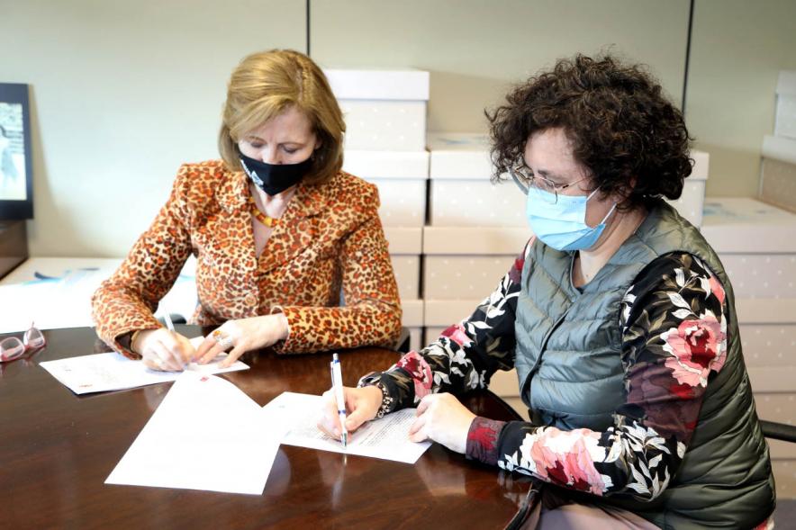 Concejal Ofelia Culebradas y autoridades . Firma de Convenio PBS - AICA - CECU - 2020
