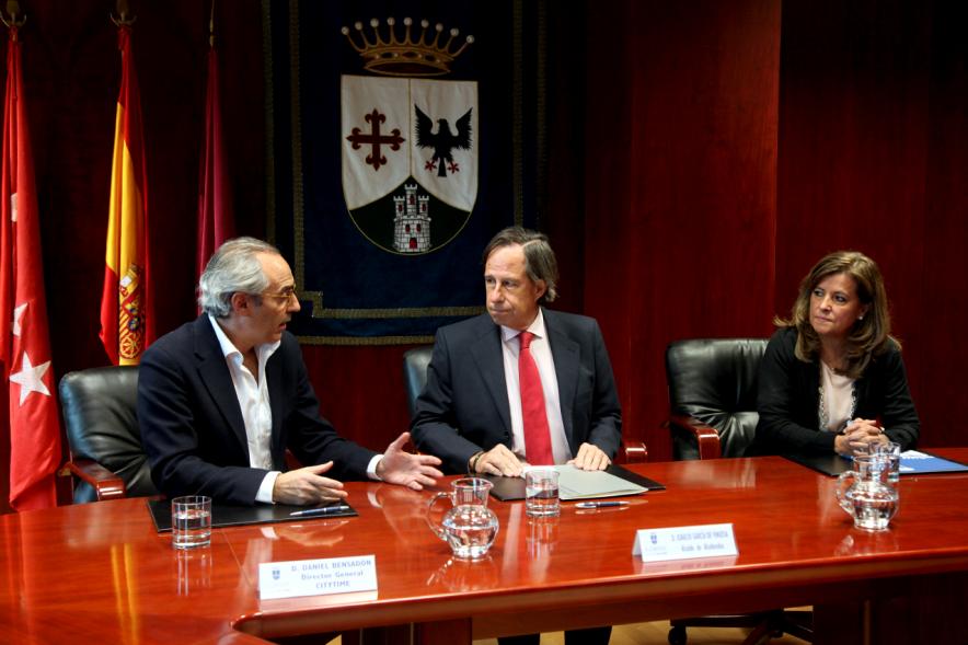 Alcalde García de Vinuesa charla con representante de CITYTIME