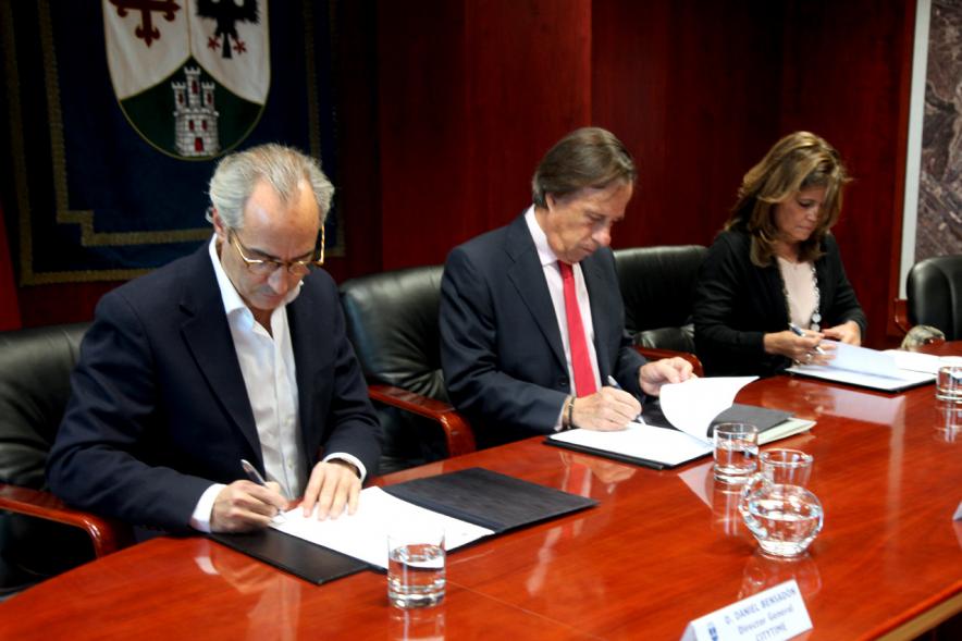 Momento de la firma