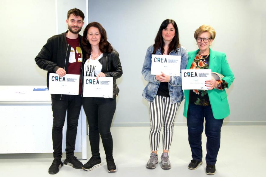 Algunos galardonados con su diploma acreditativo