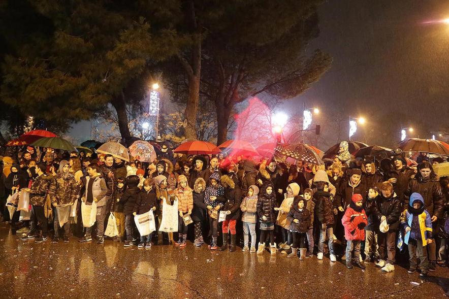 Cabalgata de Reyes 2018 - Imagen de la gente en la calle esperando que pase la cabalgata.
