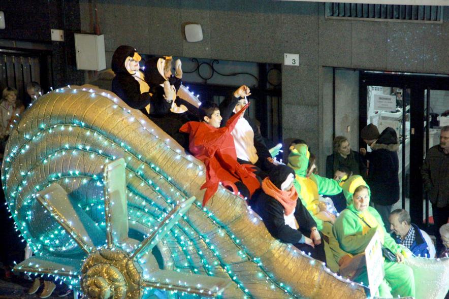 Cabalgata de Reyes 2017 - Imagen de integrantes de una de las carrozas.