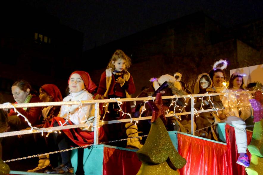 Cabalgata de Reyes 2018 - Imagen de unos niños en una carroza.