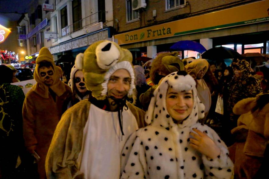 Cabalgata de Reyes 2018 - Imagen de personas participantes en el desfile que van disfrazados.