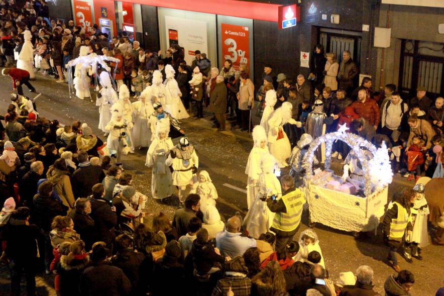 Cabalgata de Reyes 2017 - Imagen de personajes participantes en el desfile.