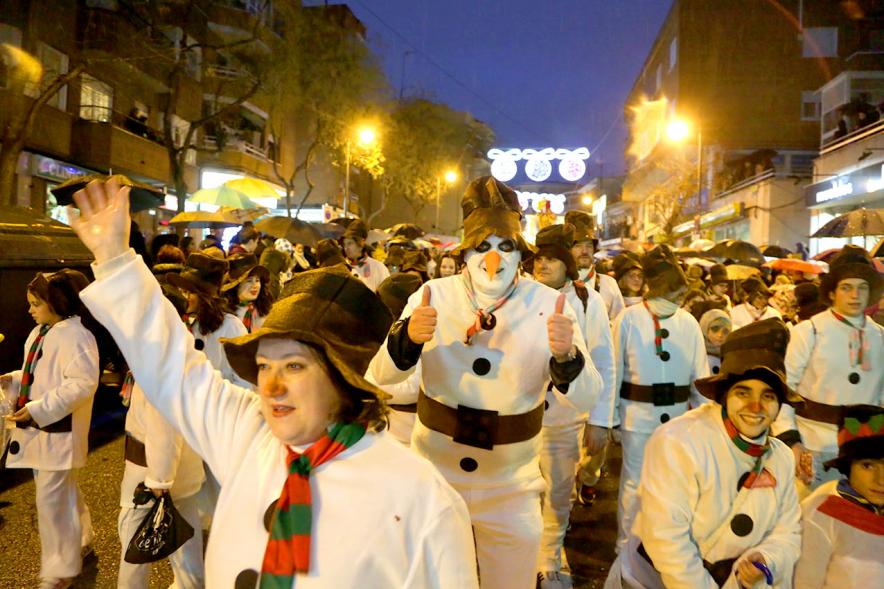 Cabalgata de Reyes 2018 - Imagen de personas participantes en el desfile que van disfrazados.