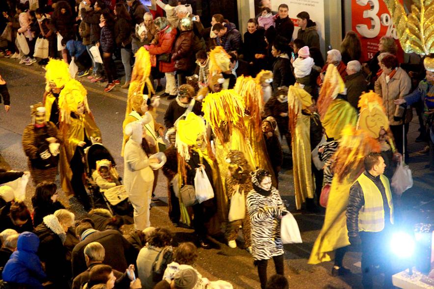 Cabalgata de Reyes 2017 - Imagen de personajes participantes en el desfile.