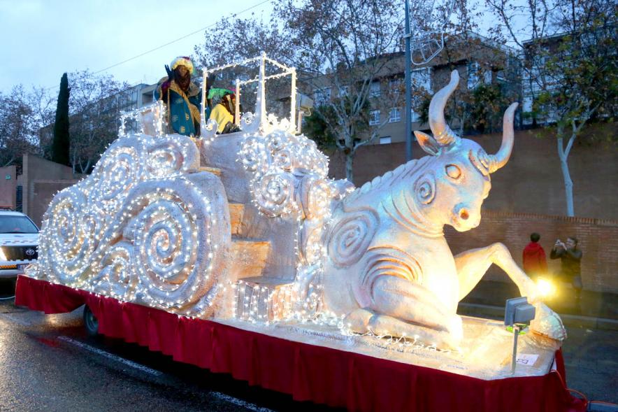 Cabalgata de Reyes 2018 - Imagen de la carroza de uno de los Reyes Magos.