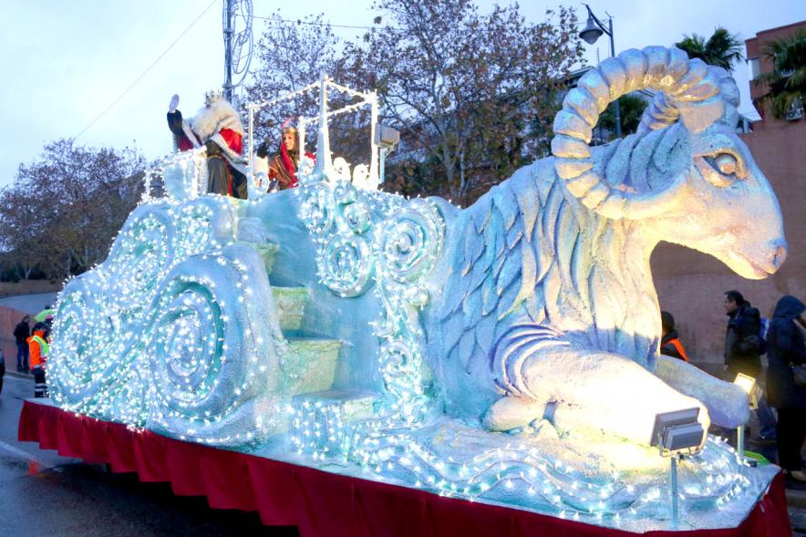 Cabalgata de Reyes 2018 - Imagen de la carroza de uno de los Reyes Magos.