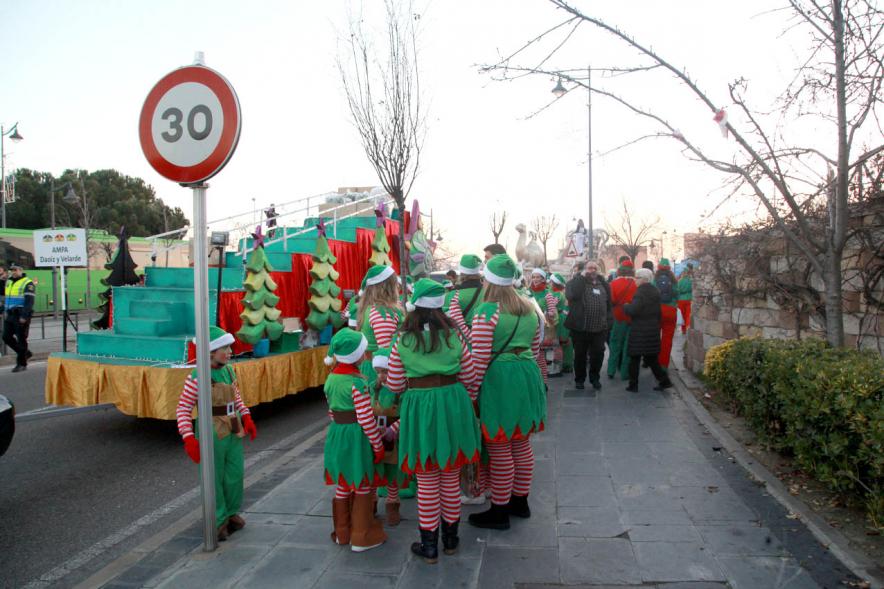 Cabalgata de Reyes 2017 - Imagen de personajes participantes en el desfile.