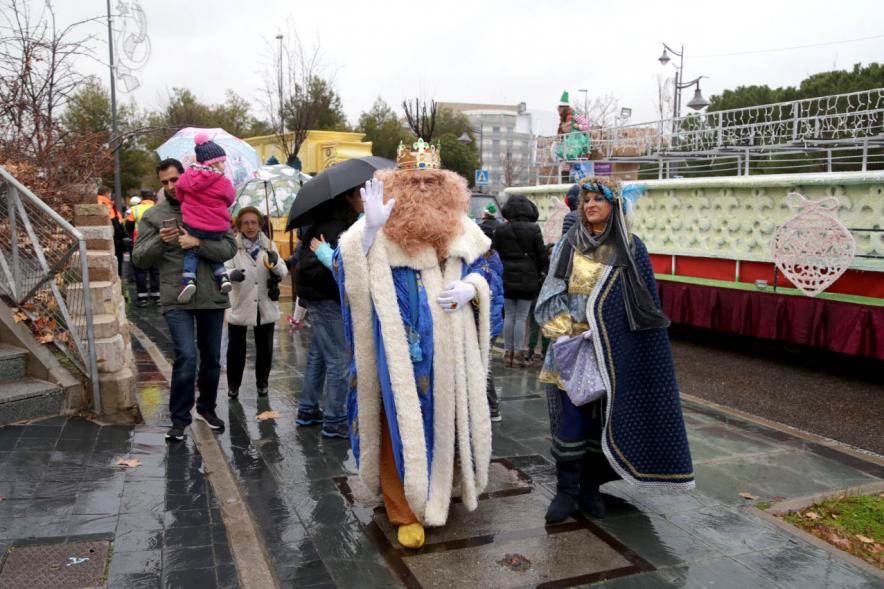 Cabalgata de Reyes 2018 - Imagen del Gaspar acompañado de su paje.