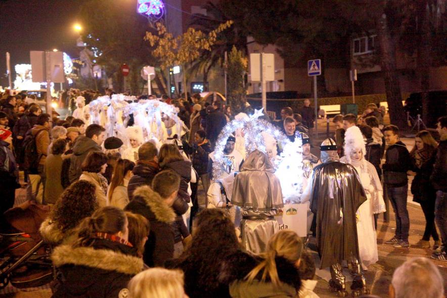Cabalgata de Reyes 2017 - Imagen de personajes participantes en el desfile.