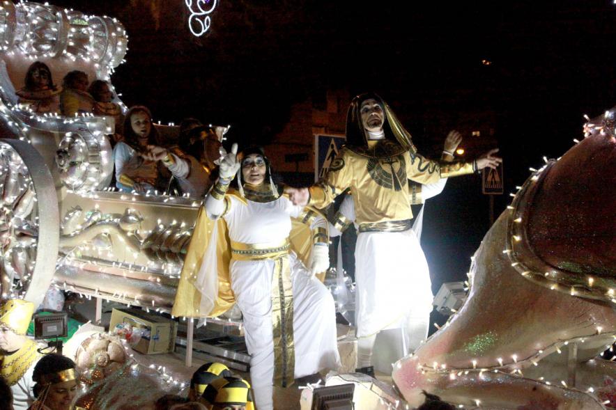 Cabalgata de Reyes 2017 - Imagen de integrantes de una de las carrozas.