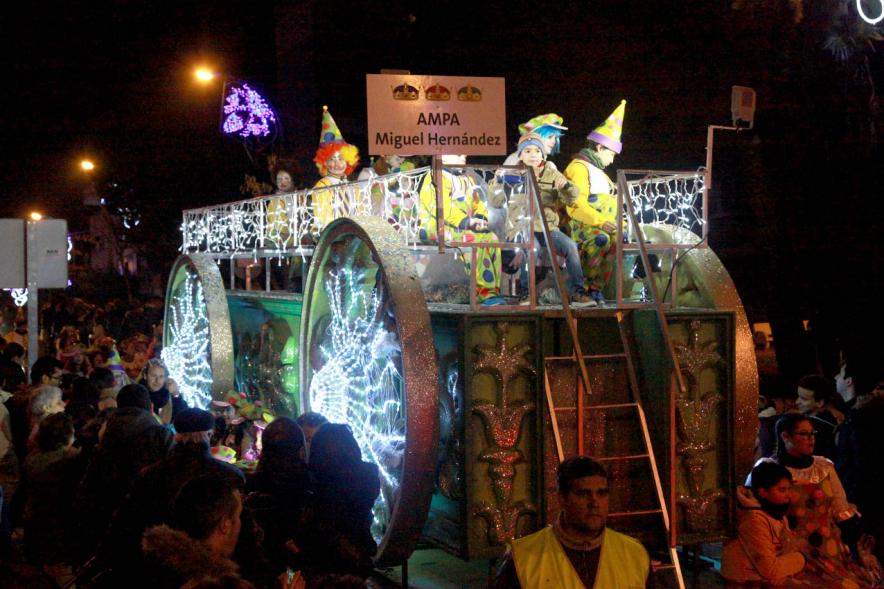Cabalgata de Reyes 2017 - Imagen de integrantes de una de las carrozas.