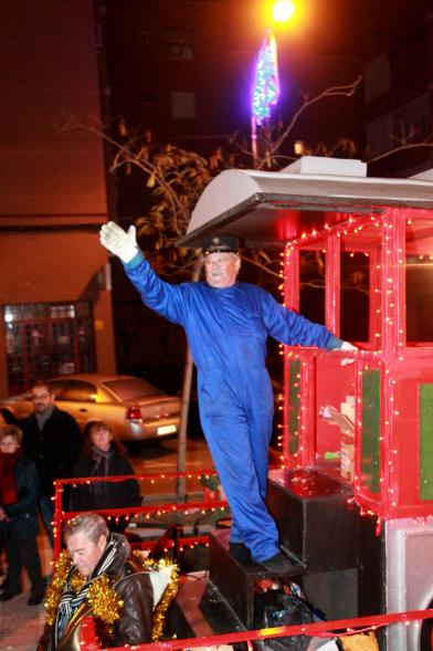 Cabalgata de Reyes 2017 - Imagen de integrantes de una de las carrozas.