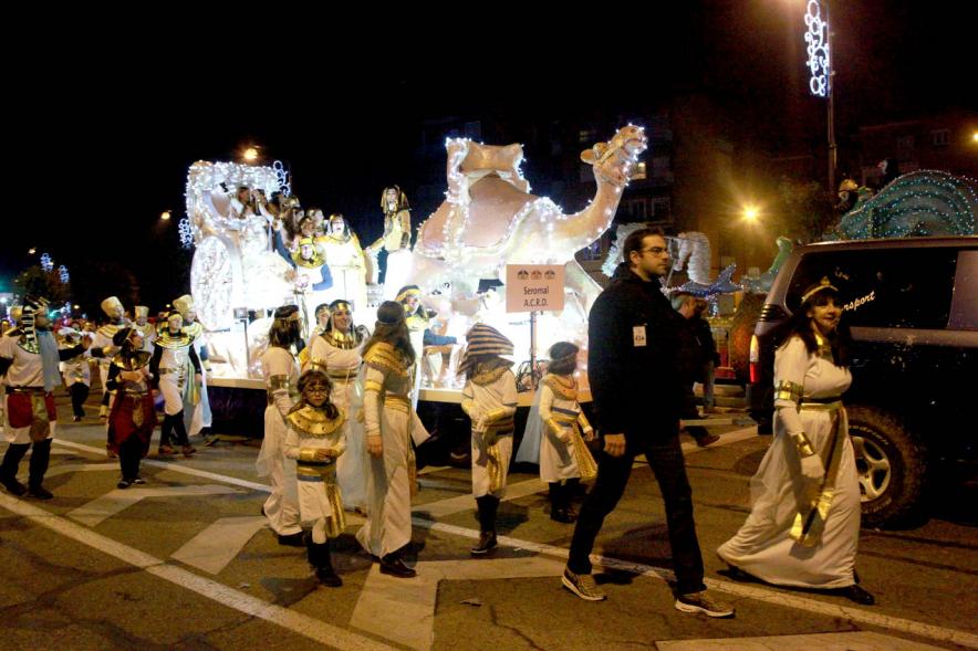 Cabalgata de Reyes 2017 - Imagen de personajes participantes en el desfile.