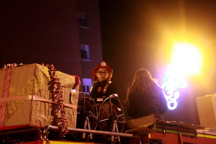 Cabalgata de Reyes 2017 - Imagen de integrantes de una de las carrozas.
