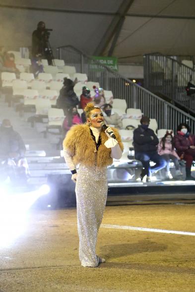 Cabalgata de Reyes 2021 - Imagen de una actuación musical femenina.