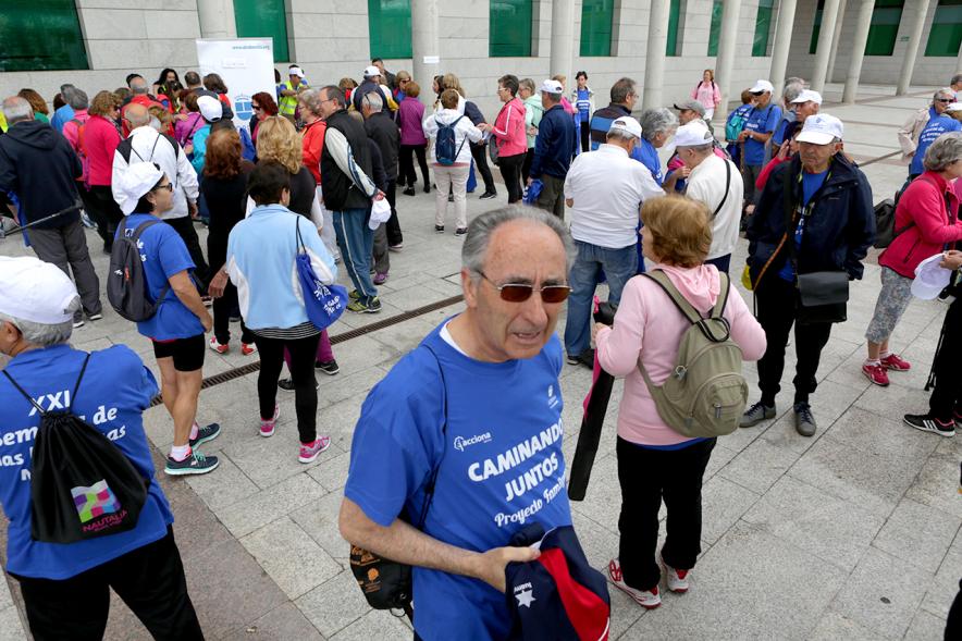 Semana del Mayor 2018 - Marcha Caminando Juntos - Imagen de algunos participantes antes de la salida.