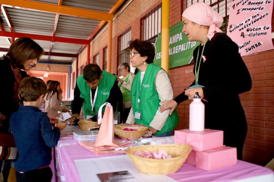 Stand AMPA Colegio Valdepalitos. Celebración Día Mundial Contra el Cáncer de Mama -2019