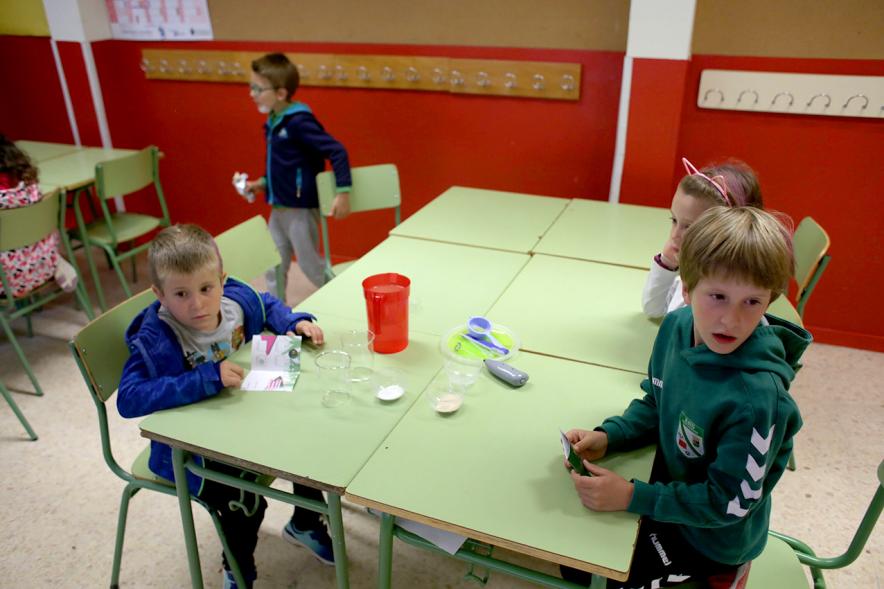 Niños participando en actividades. Celebración Día Mundial Contra el Cancer de Mama -2019