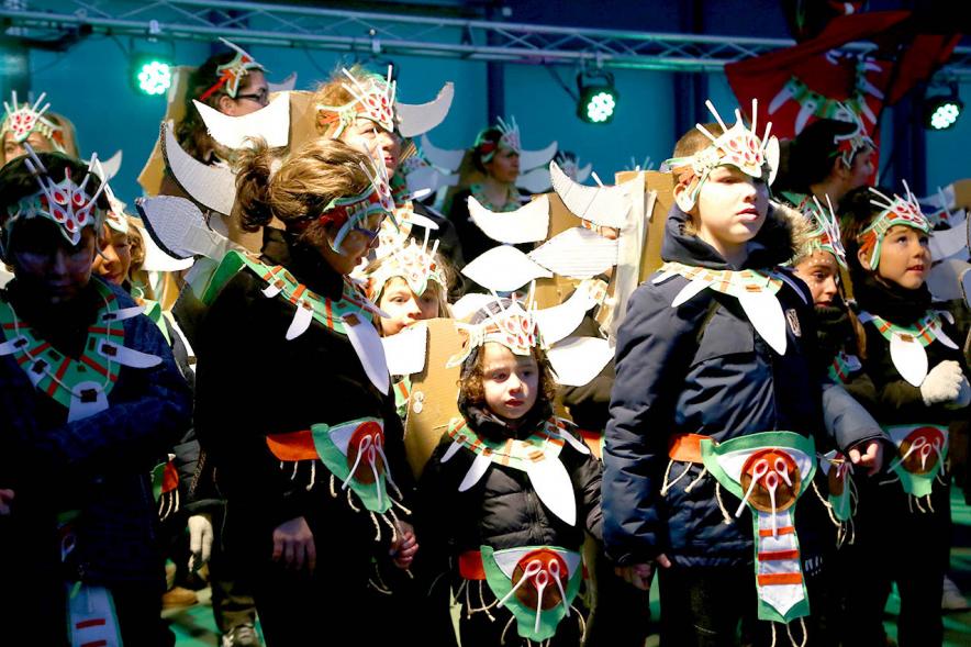 Desfile de Carnaval 2018 - Imagen de grupos de niños disfrazados.