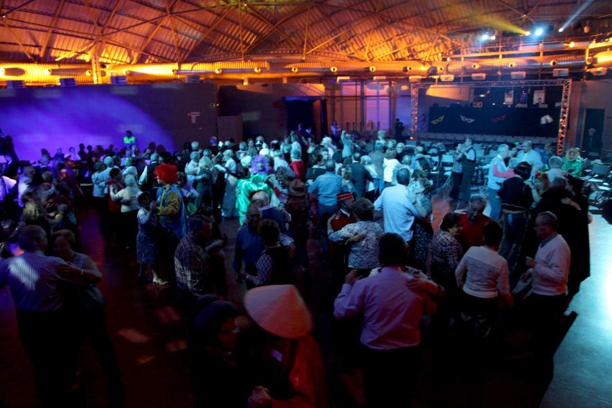 Carnaval de Mayores 2018 - Panorámica del baile de carnaval.