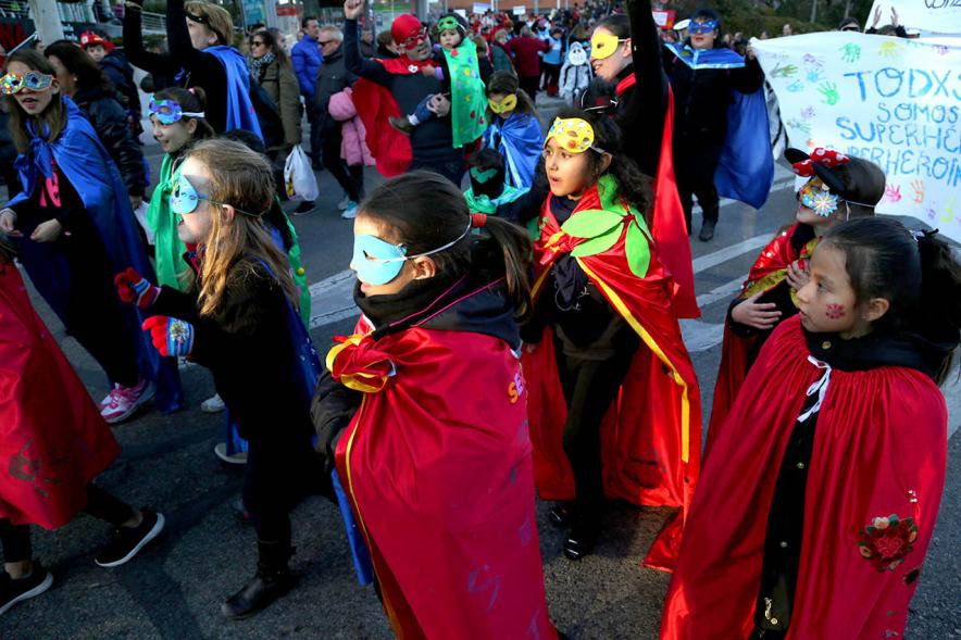 Desfile de Carnaval 2018 - Imagen de un grupo de personas disfrazadas en un momento del desfile.