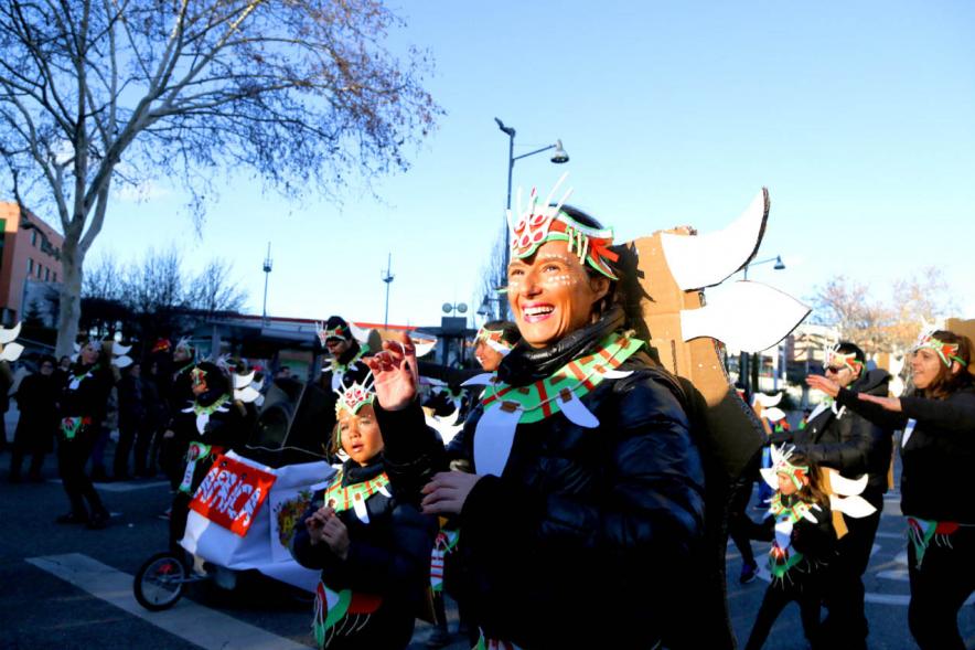 Desfile de Carnaval 2018 - Imagen de un grupo de personas disfrazadas en un momento del desfile.