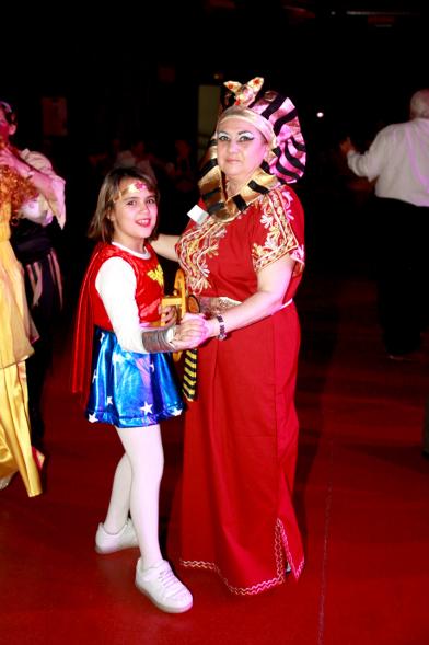 Baile de Carnaval de Mayores 2017 - Imagen de un momento de el baile de una pareja.