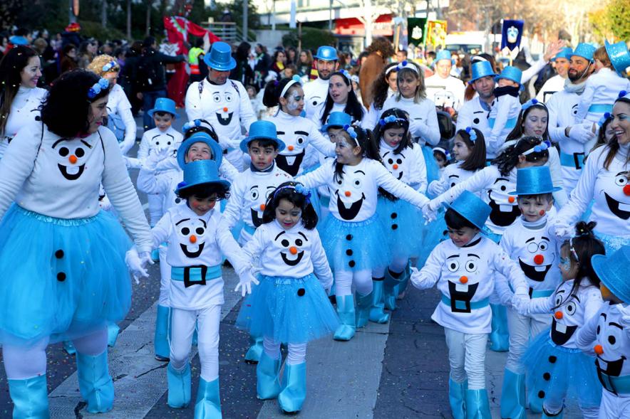 Desfile de Carnaval 2018 - Imagen de un grupo de personas disfrazadas en un momento del desfile.
