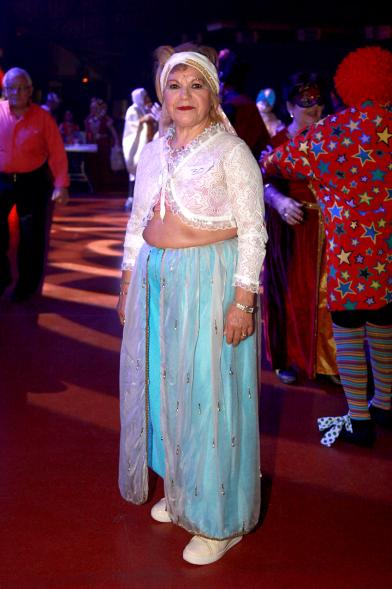 Baile de Carnaval de Mayores 2017 - Imagen de una de las participantes en el baile.