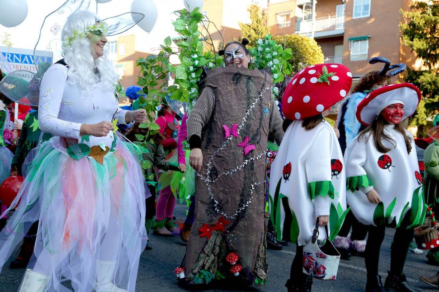 Desfile de Carnaval 2018 - Imagen de un grupo de personas disfrazadas en un momento del desfile.
