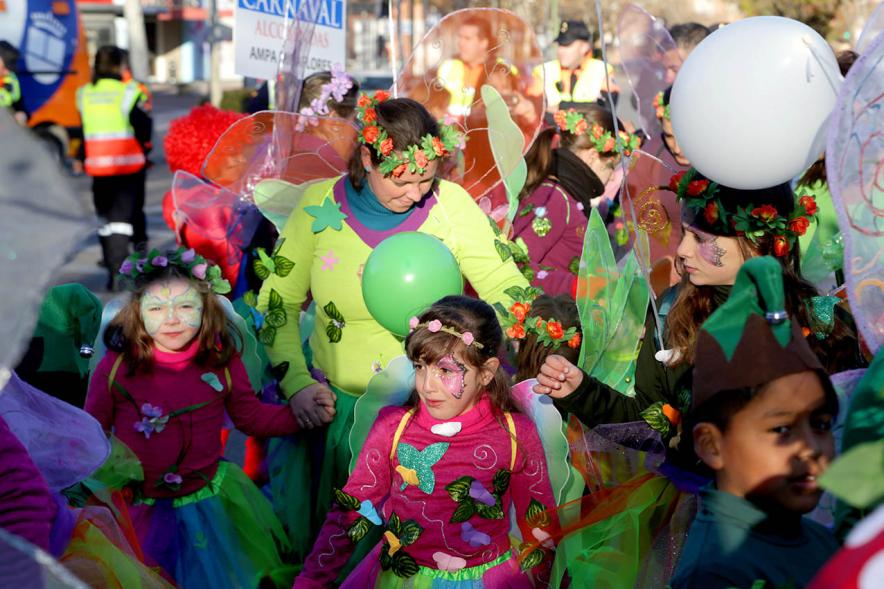 Desfile de Carnaval 2018 - Imagen de un grupo de personas disfrazadas en un momento del desfile.