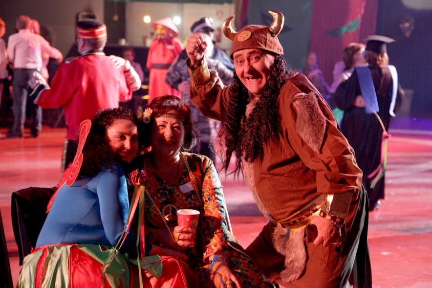 Carnaval de Mayores 2018 - Posado de participantes disfrazados.