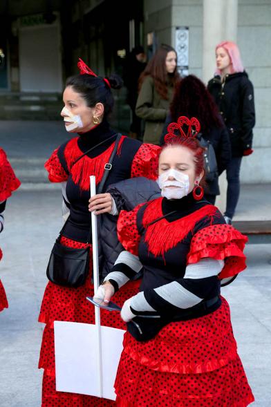 Desfile de Carnaval 2018 - Imagen de un grupo de personas disfrazadas en un momento del desfile.