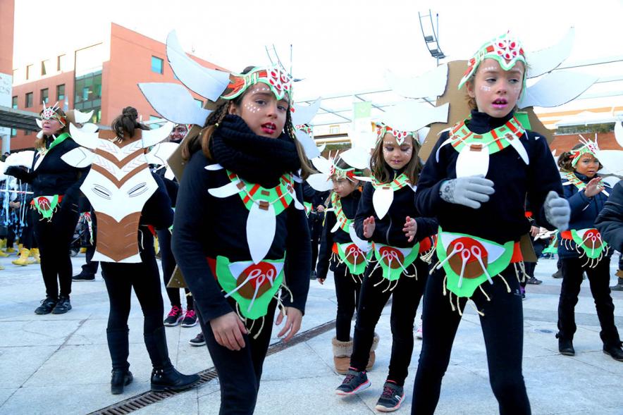 Desfile de Carnaval 2018 - Imagen de un grupo de personas disfrazadas en un momento del desfile.