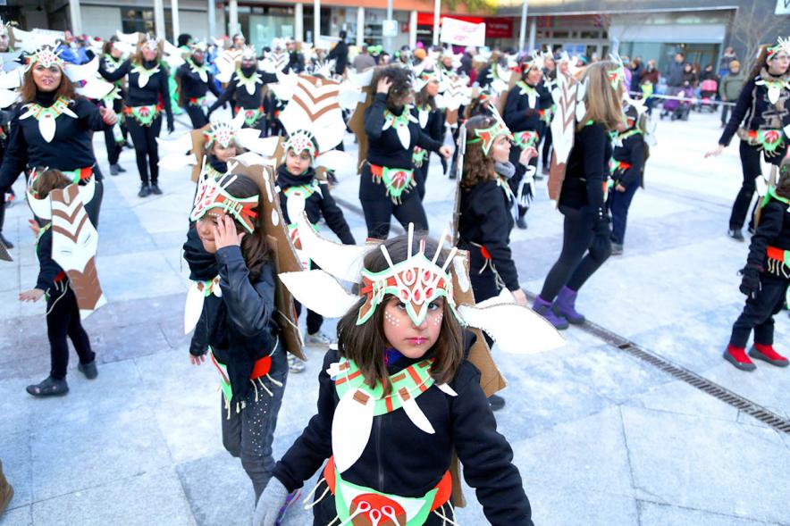 Desfile de Carnaval 2018 - Imagen de un grupo de personas disfrazadas en un momento del desfile.