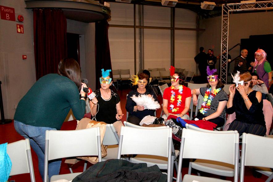 Participantes disfrazados en el evento del Carnaval de Mayores 2020