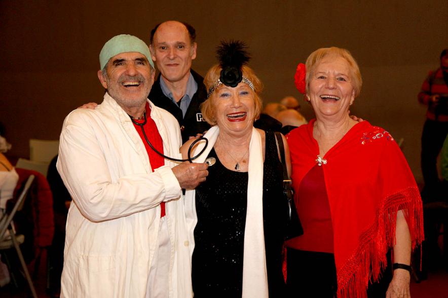 Participantes disfrazados en el evento del Carnaval de Mayores 2020