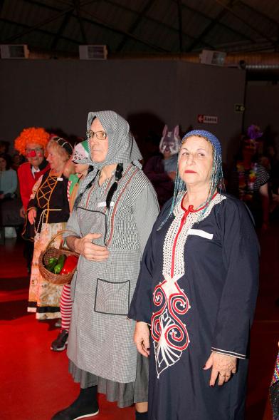 Participantes disfrazados en el evento del Carnaval de Mayores 2020