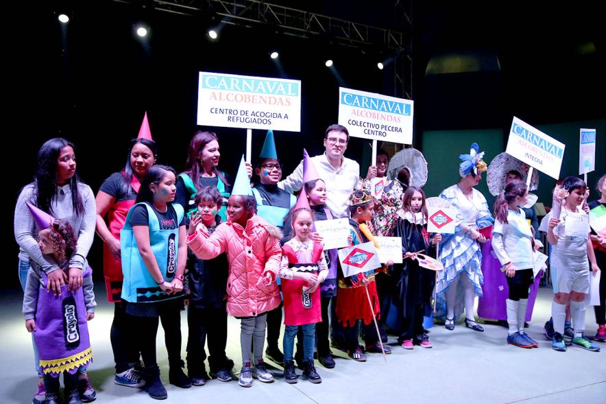 Concejal Miguel Ángel Arranz y participantes en el Carnaval 2020