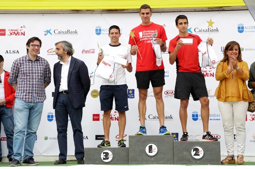 XIª Carrera Popular Alcobendas Gran Ciudad y IIIª Jóvenes Contra la Violencia - Imagen del pódium con los ganadores de la carrera.