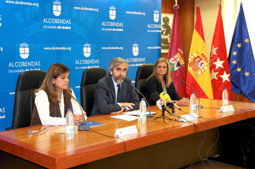 Presentación Carrera "Jóvenes contra la Violencia" -  Mesa de presentadores.
