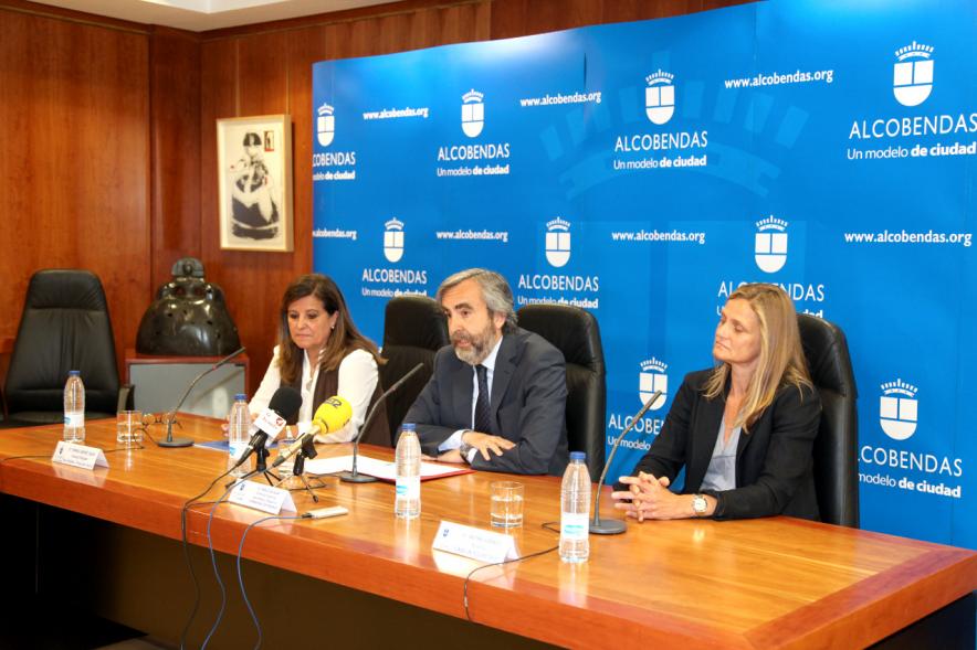 Presentación Carrera "Jóvenes contra la Violencia" -   Mesa de presentadores.