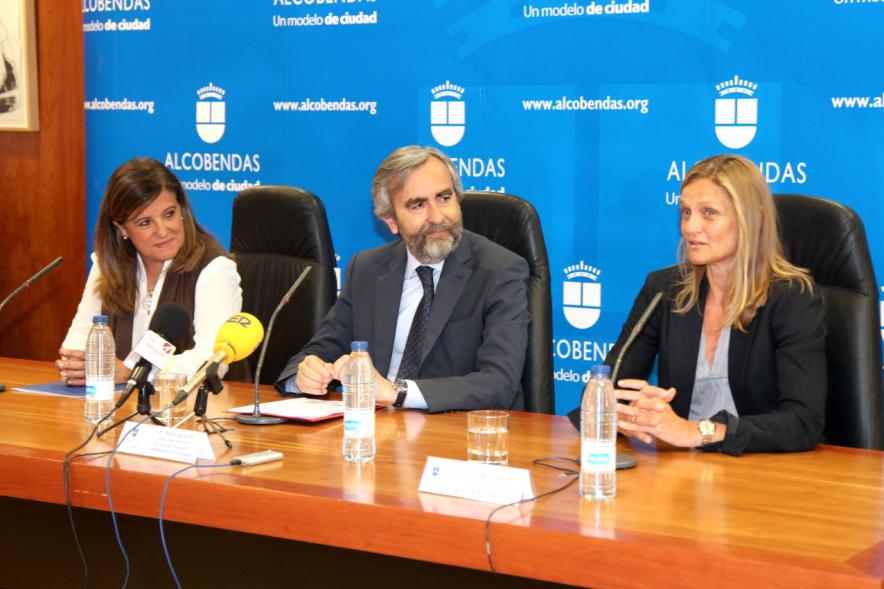 Presentación Carrera "Jóvenes contra la Violencia" -  Mesa de presentadores.